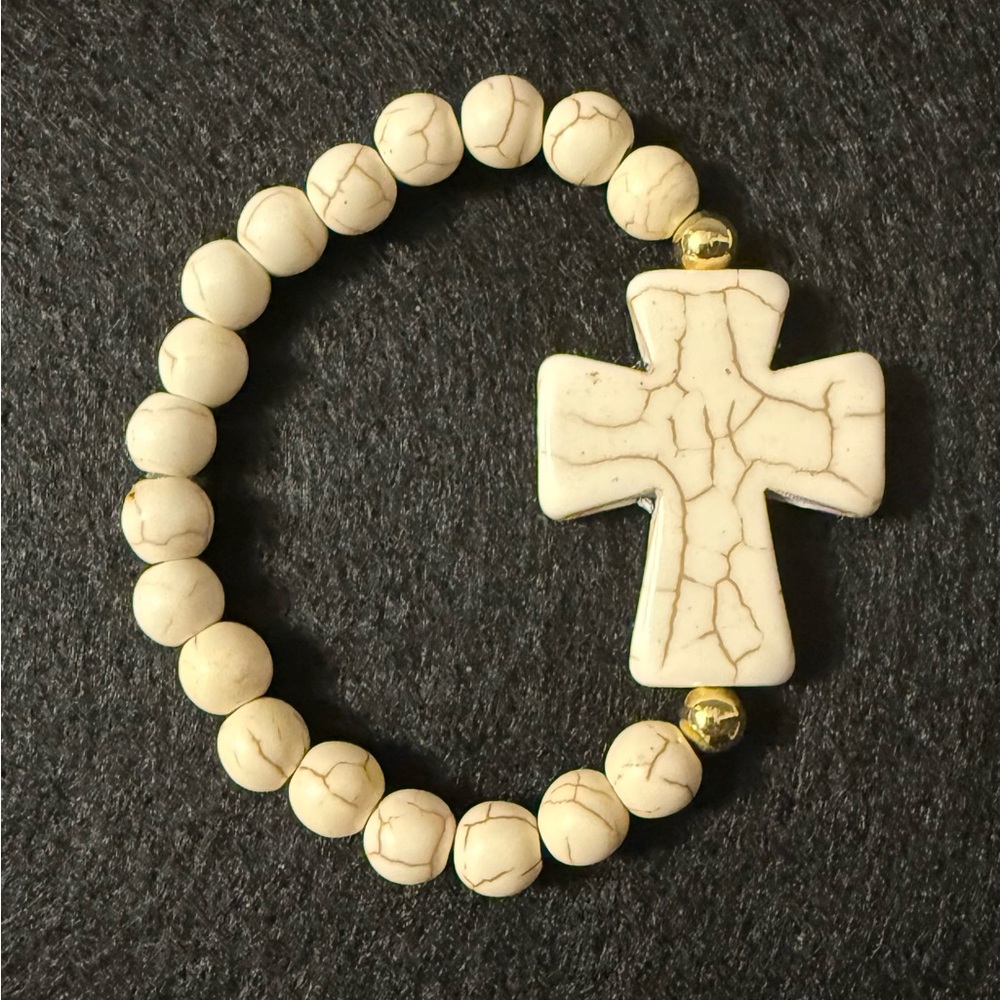 New Artisan Made Cream Cross Beaded Stretch Bracelet - Picture 2 of 3